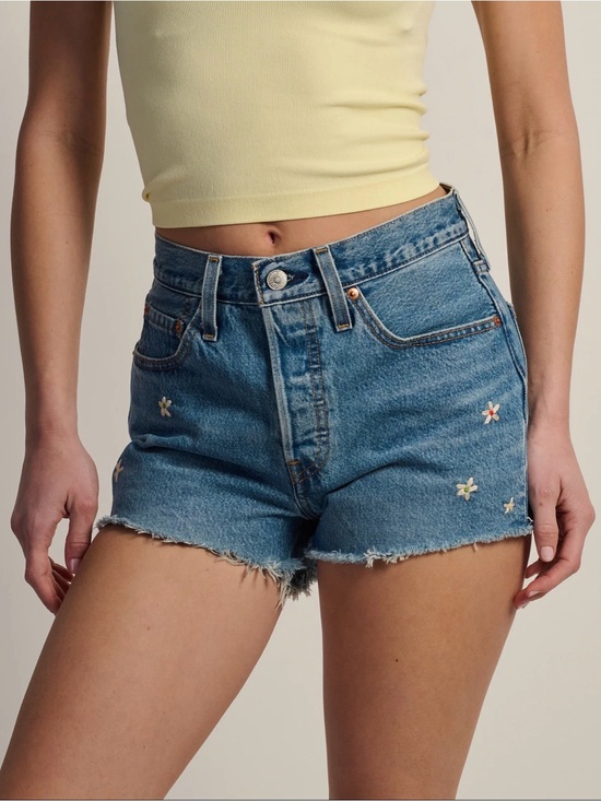 Levis Strauss Pants - NWT LEVIS 501 OG CURVE SHORT - Size 28